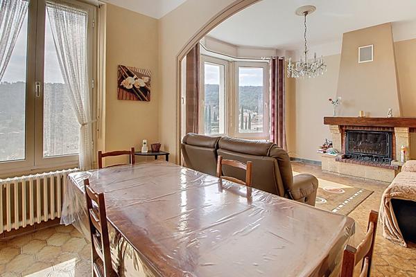 A VENDRE EN EXCLUSIVITÉ ! Propriété de Caractère à SALERNES! Un Potentiel Hors Normes !