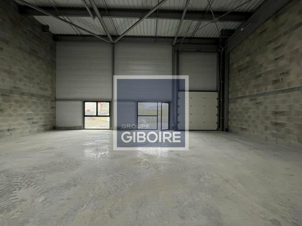 Local d'activites 228 m² à louer GOVEN (réf : 35.6789)