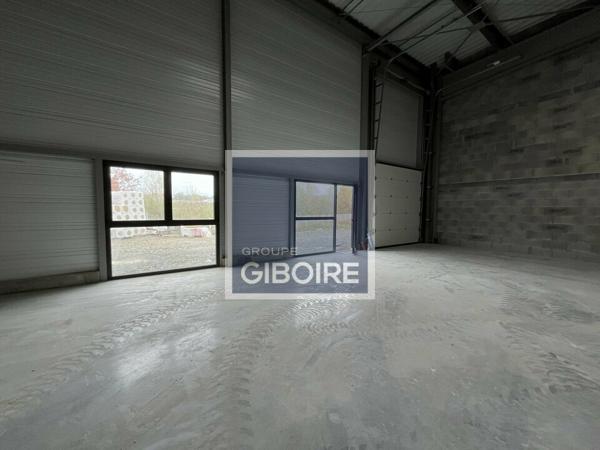 Local d'activites 228 m² à louer GOVEN (réf : 35.6789)