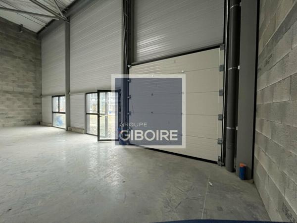 Local d'activites 228 m² à louer GOVEN (réf : 35.6789)