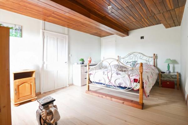 Maison de Charme de 116 m² - 4 pièces - 2 Chambres - Grange - Dépendances - Terrain - Bois - DROUX (87190)