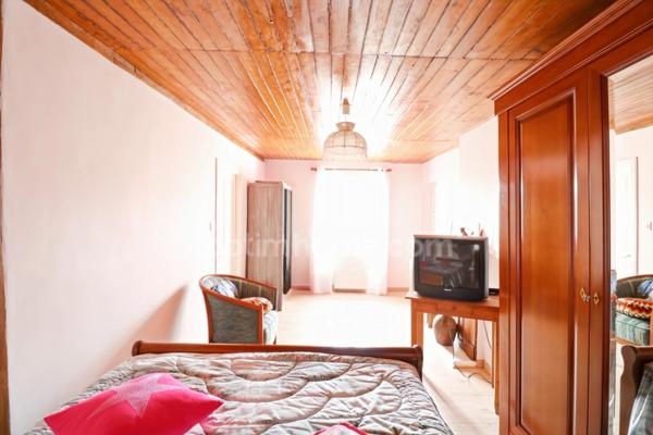 Maison de Charme de 116 m² - 4 pièces - 2 Chambres - Grange - Dépendances - Terrain - Bois - DROUX (87190)