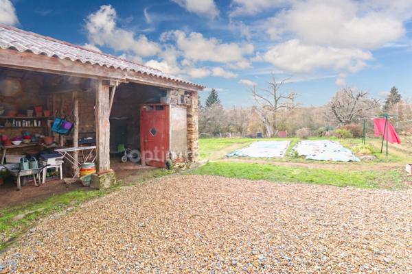 Maison de Charme de 116 m² - 4 pièces - 2 Chambres - Grange - Dépendances - Terrain - Bois - DROUX (87190)