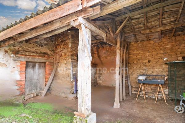 Maison de Charme de 116 m² - 4 pièces - 2 Chambres - Grange - Dépendances - Terrain - Bois - DROUX (87190)