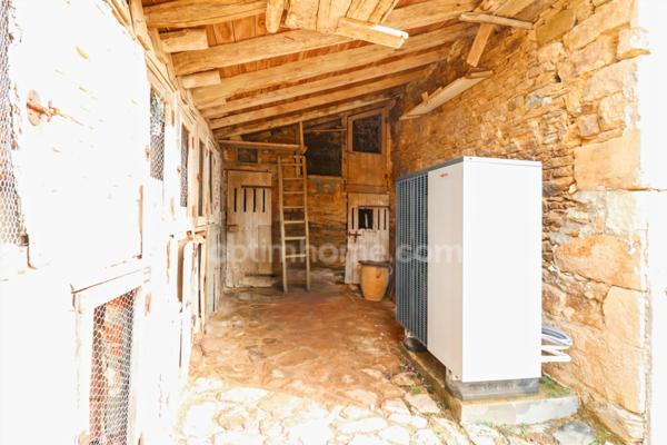 Maison de Charme de 116 m² - 4 pièces - 2 Chambres - Grange - Dépendances - Terrain - Bois - DROUX (87190)