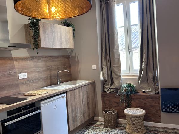 Avignon (84000) Avignon intra muros rue Vernet T1 bis entièrement rénové