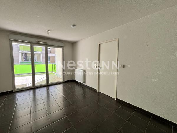 T2 35,67 m² avec terrasse de 11,62 m² / Résidence sécurisée avec piscine et parking en sous-sol