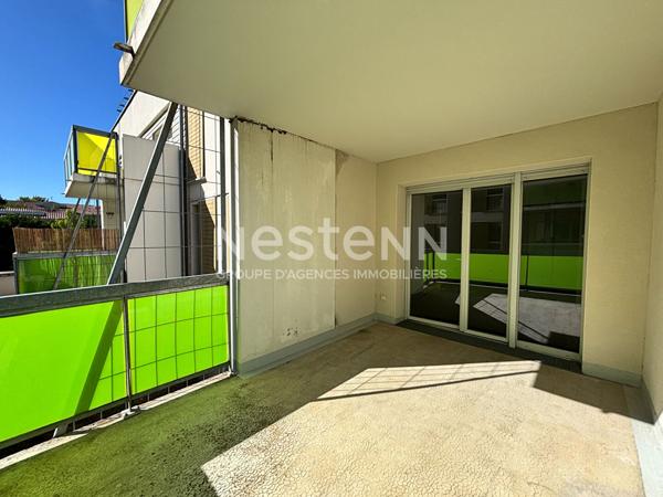 T2 35,67 m² avec terrasse de 11,62 m² / Résidence sécurisée avec piscine et parking en sous-sol