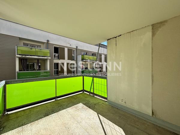 T2 35,67 m² avec terrasse de 11,62 m² / Résidence sécurisée avec piscine et parking en sous-sol