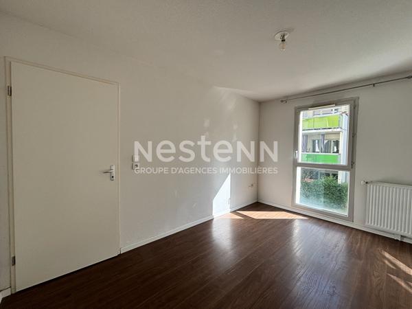 T2 35,67 m² avec terrasse de 11,62 m² / Résidence sécurisée avec piscine et parking en sous-sol