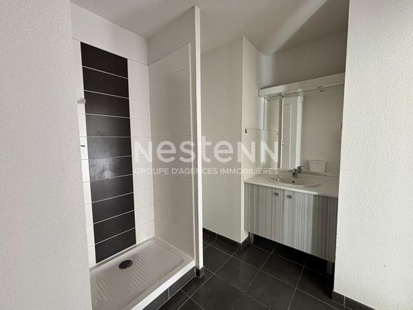 T2 35,67 m² avec terrasse de 11,62 m² / Résidence sécurisée avec piscine et parking en sous-sol
