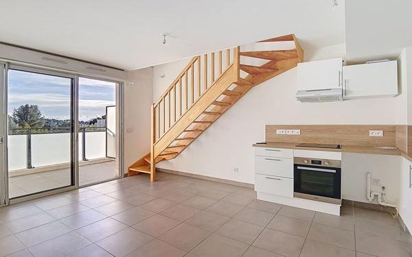 Appartement à vendre    3 pièces • 59 m2 Toulon