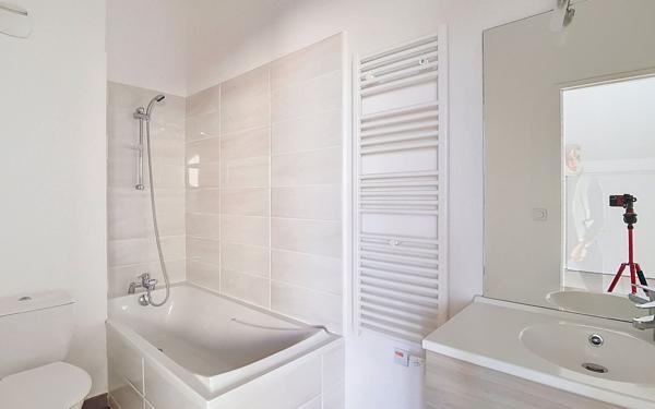 Appartement à vendre    3 pièces • 59 m2 Toulon