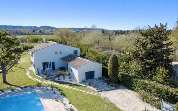 Maison à vendre    5 pièces •  Jonquerettes