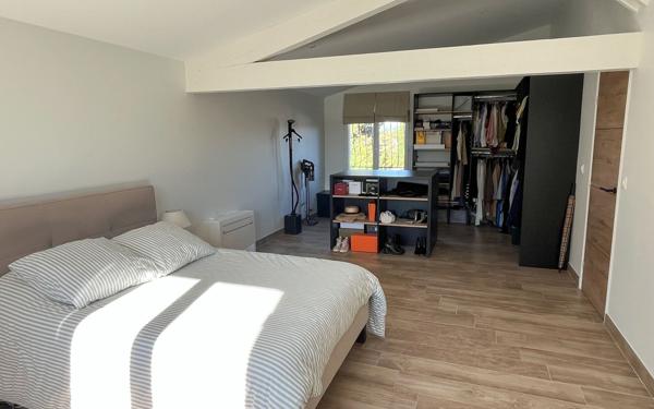 Maison à vendre    5 pièces •  Jonquerettes