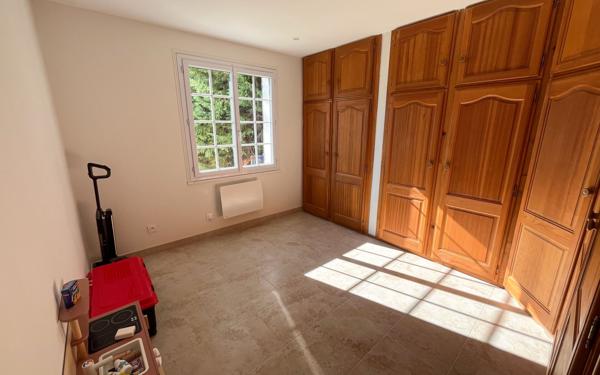 Maison à vendre    5 pièces •  Jonquerettes