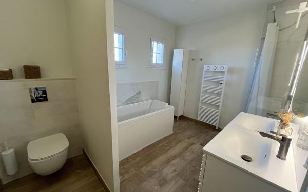 Maison à vendre    5 pièces •  Jonquerettes