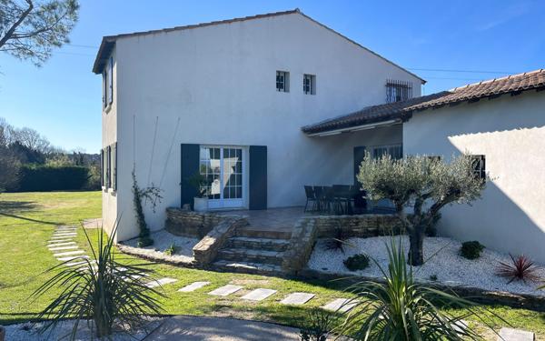 Maison à vendre    5 pièces •  Jonquerettes