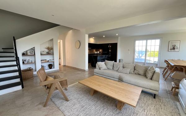 Maison à vendre    5 pièces •  Jonquerettes