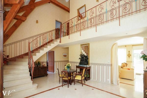 Maison à vendre 655 000 € Amboise 8 p 265 m² DPE C