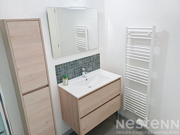 Appartement rénové à neuf de 52 m² et garage de 50m² au centre de Saujon.