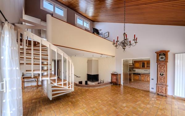 Maison à vendre    6 pièces •  Neuves-Maisons