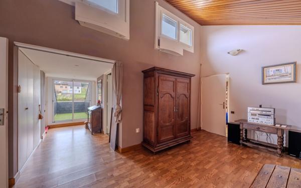 Maison à vendre    6 pièces •  Neuves-Maisons