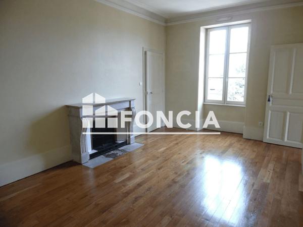 Location Appartement 5 pièces 114.99 m² - 2 PLACE GRANGIER Dijon 21000