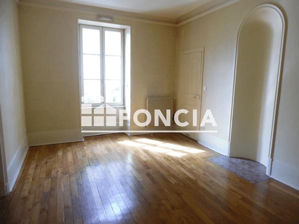 Location Appartement 5 pièces 114.99 m² - 2 PLACE GRANGIER Dijon 21000