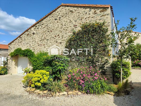 MAISON EN PIERRE DE 170 M²+5CHS+TERRAIN 922 M²+GARAGE