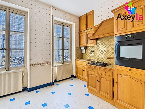 À VENDRE - CHARLIEU CENTRE - MAISON 3 PIÈCES AVEC TERRASSE ET GARAGE