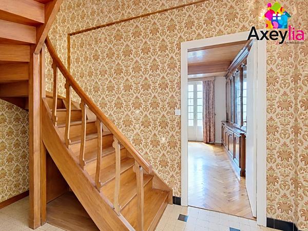 À VENDRE - CHARLIEU CENTRE - MAISON 3 PIÈCES AVEC TERRASSE ET GARAGE