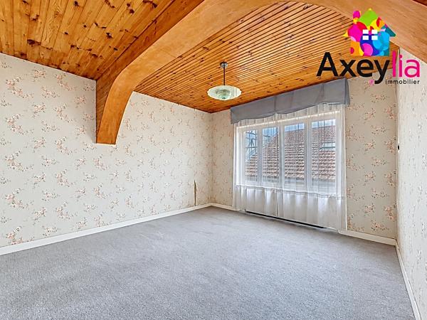 À VENDRE - CHARLIEU CENTRE - MAISON 3 PIÈCES AVEC TERRASSE ET GARAGE