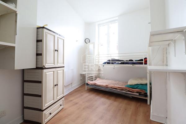 Studio rez-de-chaussée / Au pied du TGP