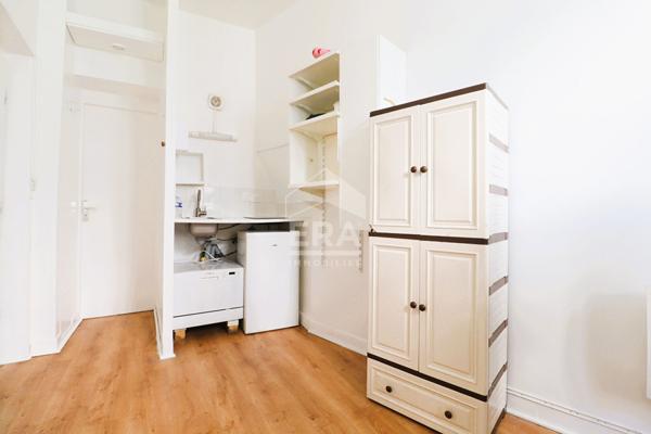 Studio rez-de-chaussée / Au pied du TGP