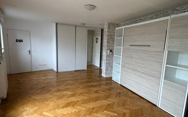 Appartement à louer    1 pièce •  Drancy