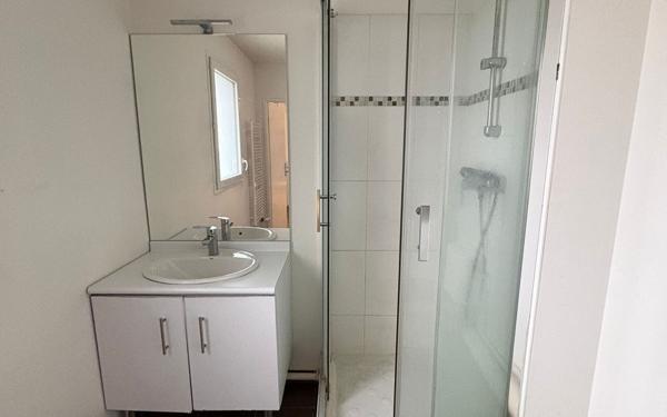 Appartement à louer    1 pièce •  Drancy