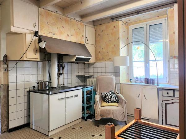 Maison de plain pied à rénover en partie - 3 pièces - avec jardin et dépendances - à MONTAIGU DE QUERCY (82)