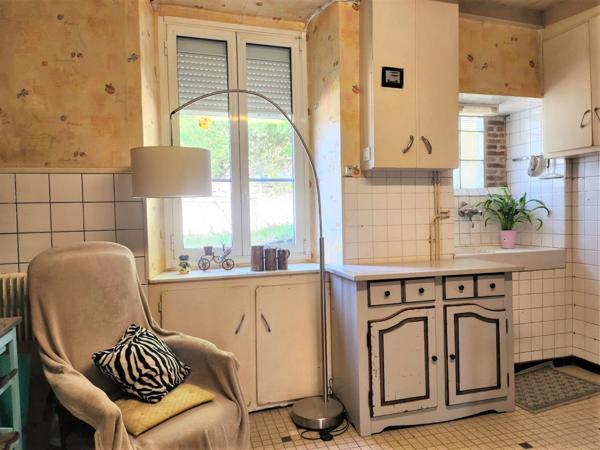 Maison de plain pied à rénover en partie - 3 pièces - avec jardin et dépendances - à MONTAIGU DE QUERCY (82)