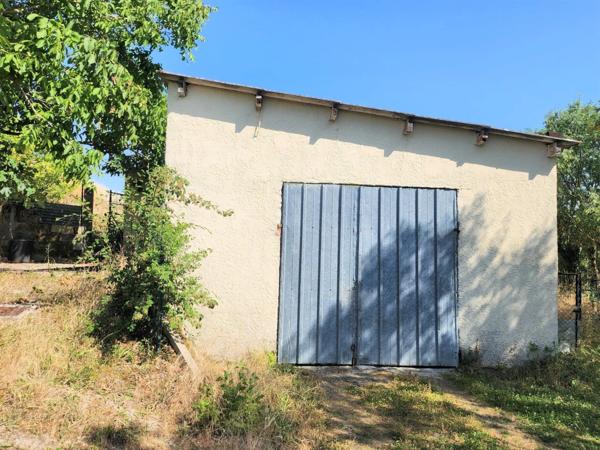 Maison de plain pied à rénover en partie - 3 pièces - avec jardin et dépendances - à MONTAIGU DE QUERCY (82)