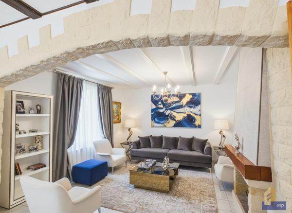 Une maison familiale avec dépendance bien-être