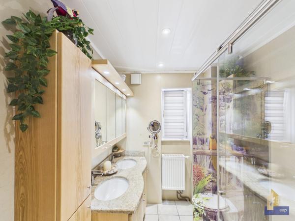 Une maison familiale avec dépendance bien-être