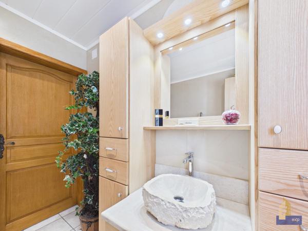 Une maison familiale avec dépendance bien-être