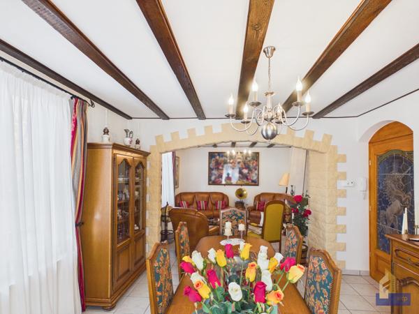 Une maison familiale avec dépendance bien-être