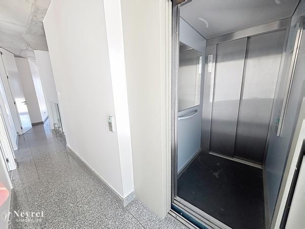 BIEN D'EXCEPTION!! Maison moderne de 228m² habitables sur sous-sol complet terrain 3295m²