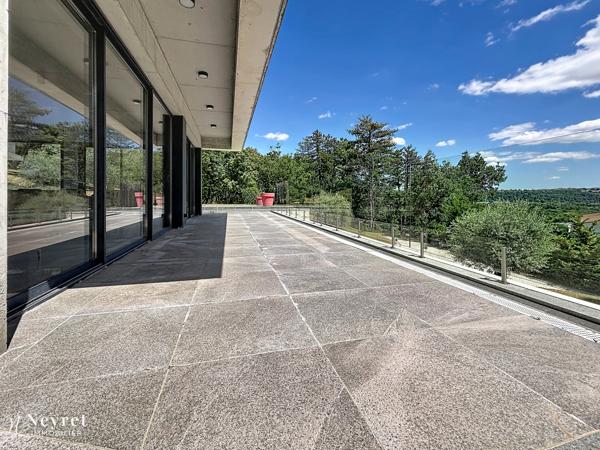 BIEN D'EXCEPTION!! Maison moderne de 228m² habitables sur sous-sol complet terrain 3295m²