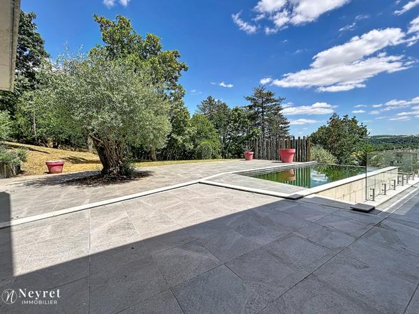 BIEN D'EXCEPTION!! Maison moderne de 228m² habitables sur sous-sol complet terrain 3295m²