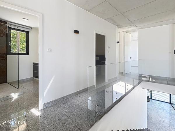 BIEN D'EXCEPTION!! Maison moderne de 228m² habitables sur sous-sol complet terrain 3295m²