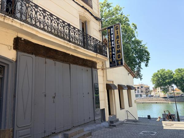 Local Commercial
         5 pièces
        - 258 m² 390 000 € *