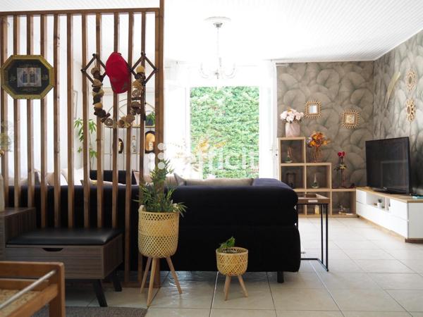 Maison
         4 pièces
        - 90 m² Exclusivité 280 000 € *